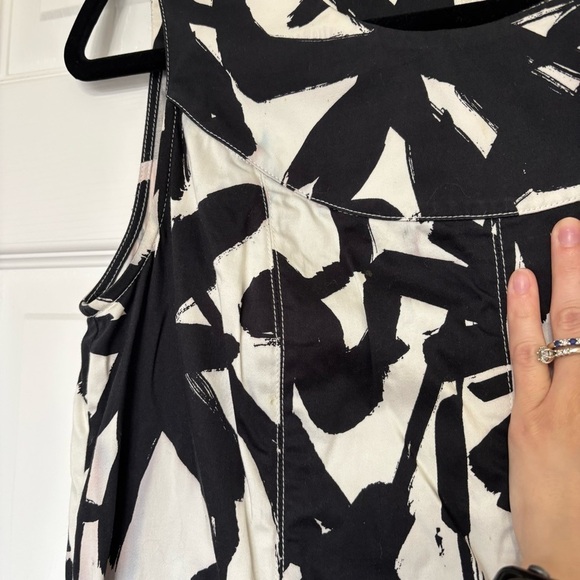 SoCa St. John Black White Patterned Dress Size Small FLAW - Picture 6 of 14